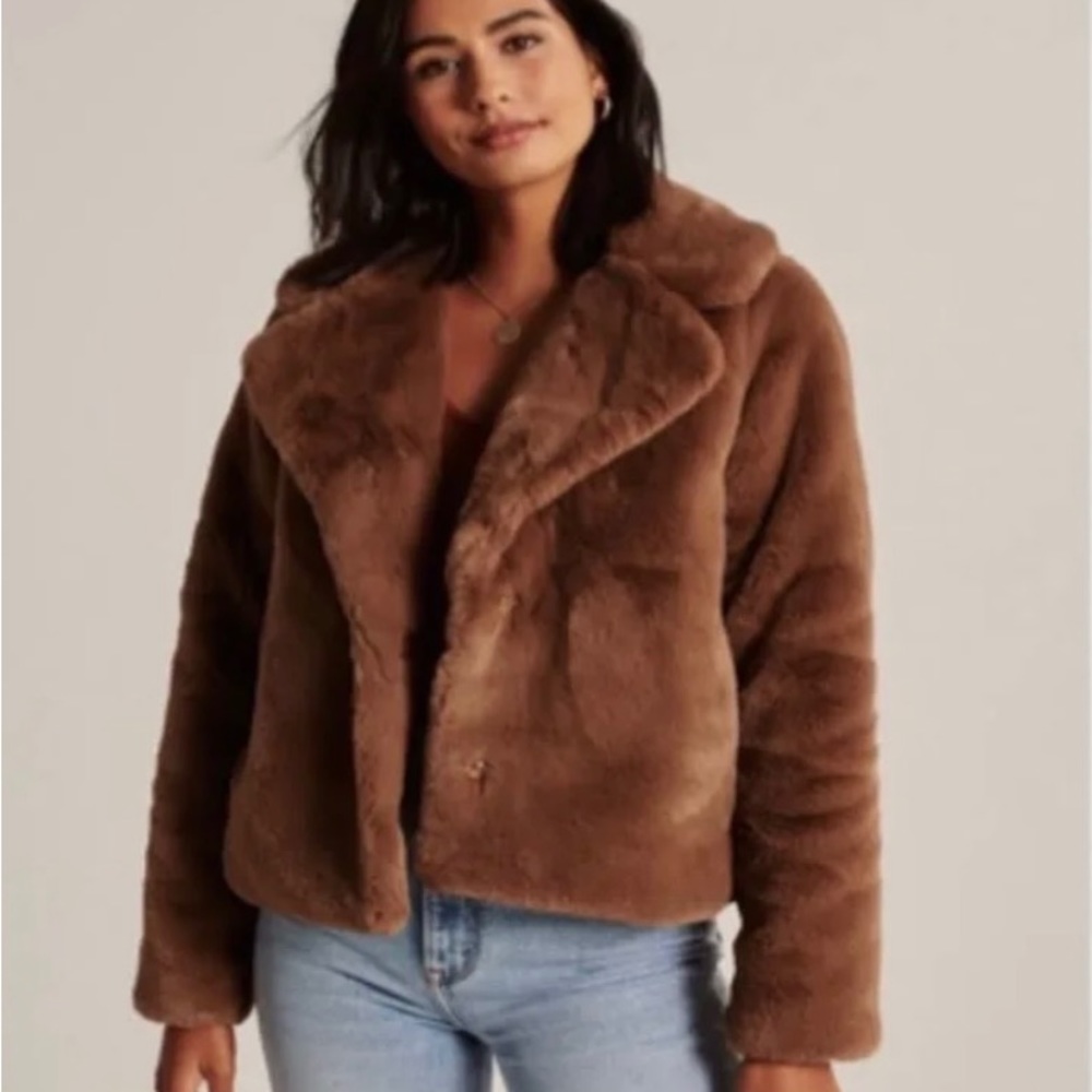 Abercrombie & Fitch Faux Fur Cropped Coat